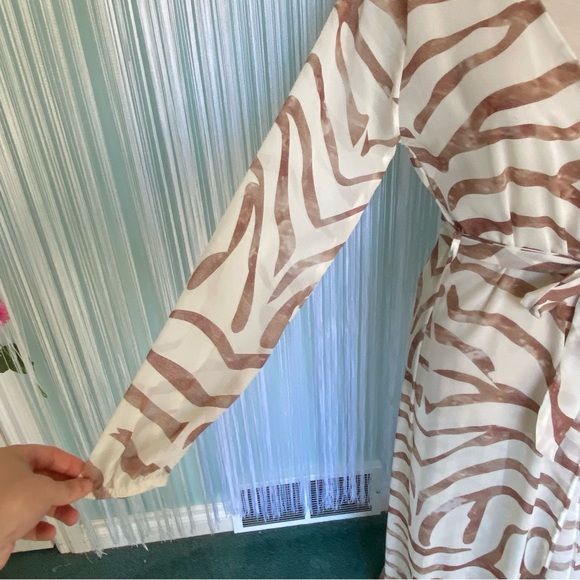 Animal Print Maxi Kimono Size 6 - Picture 15 of 16